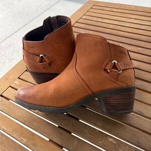 Teva Women's Brown Ankle Boots